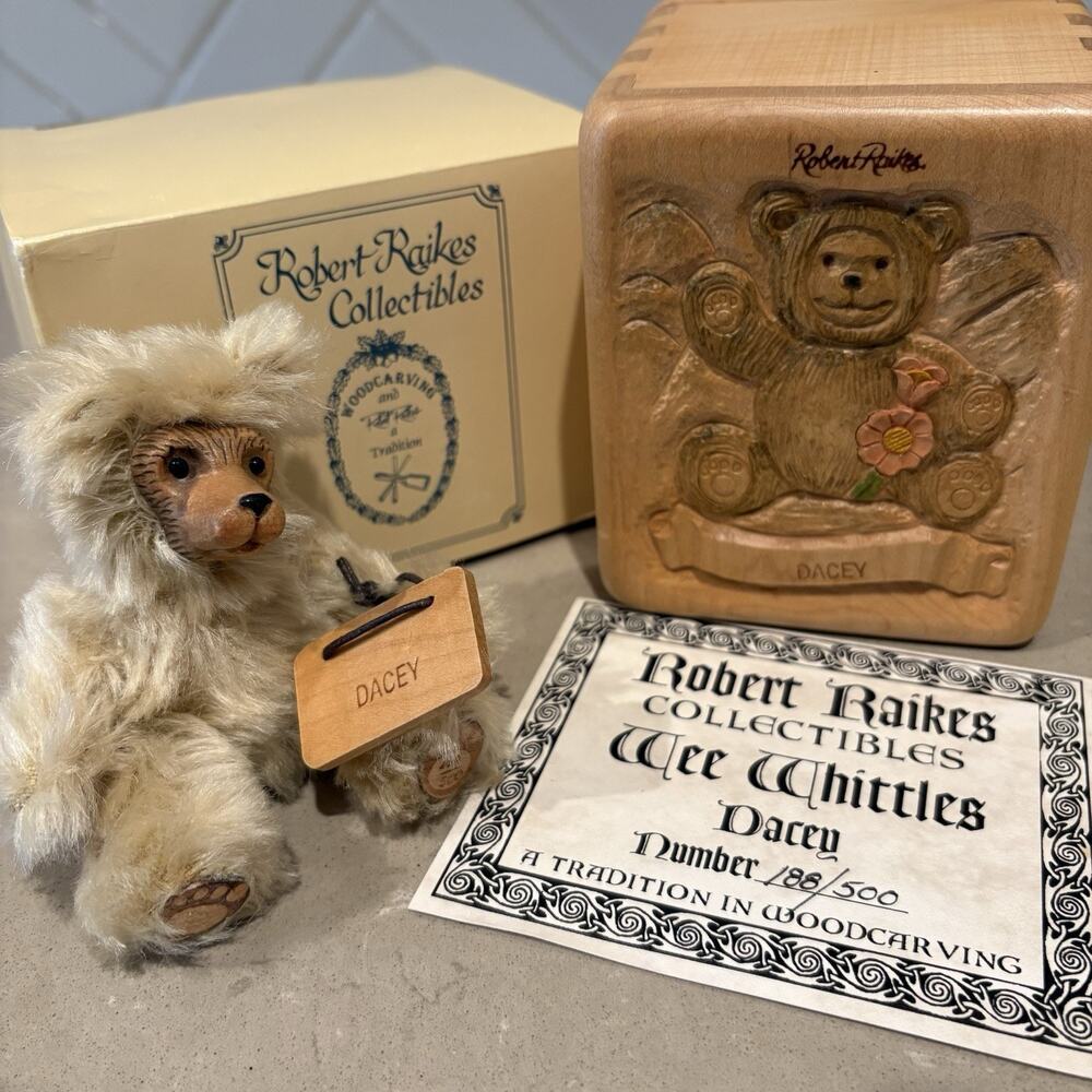 Robert Raikes Wee Whittles Dacey Bear #188/500 Signed Wood Box w COA Limited